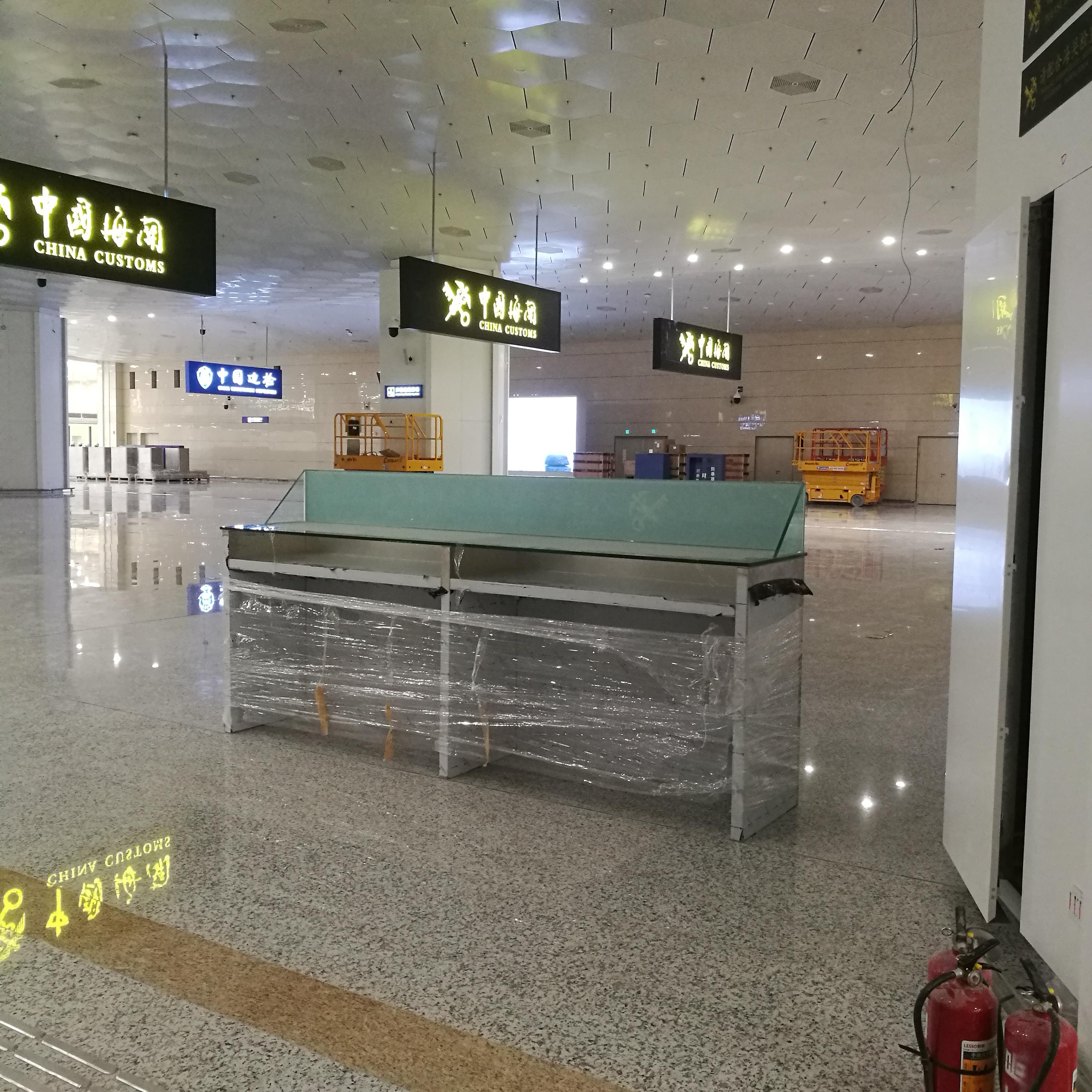 橫琴海關:不銹鋼工作臺 橫琴海關:不銹鋼工作臺