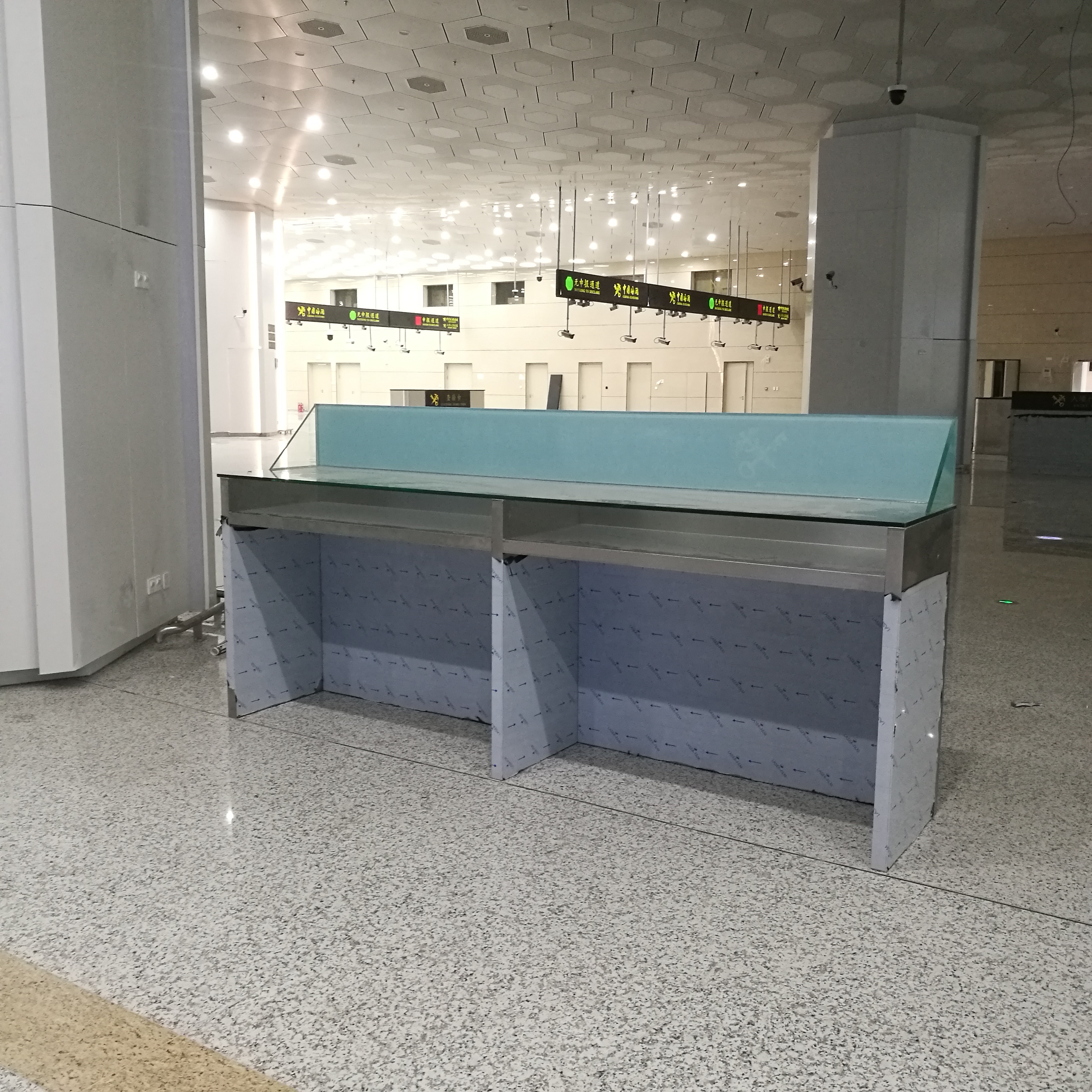 橫琴海關:不銹鋼工作臺 橫琴海關:不銹鋼工作臺