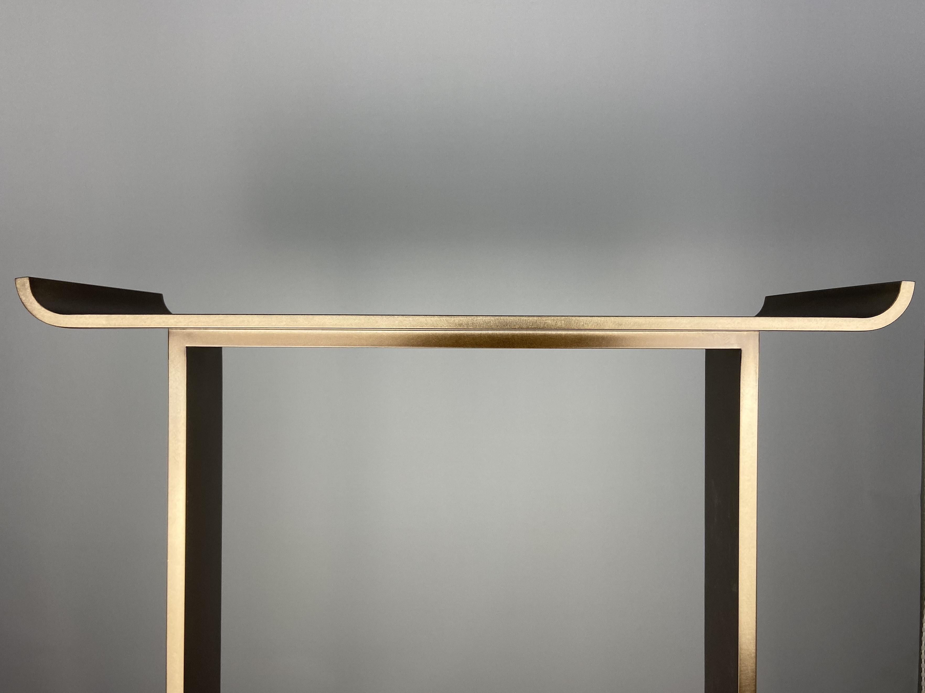 廈門恒禾別墅:金屬玄關(guān)桌 廈門恒禾別墅:金屬玄關(guān)桌