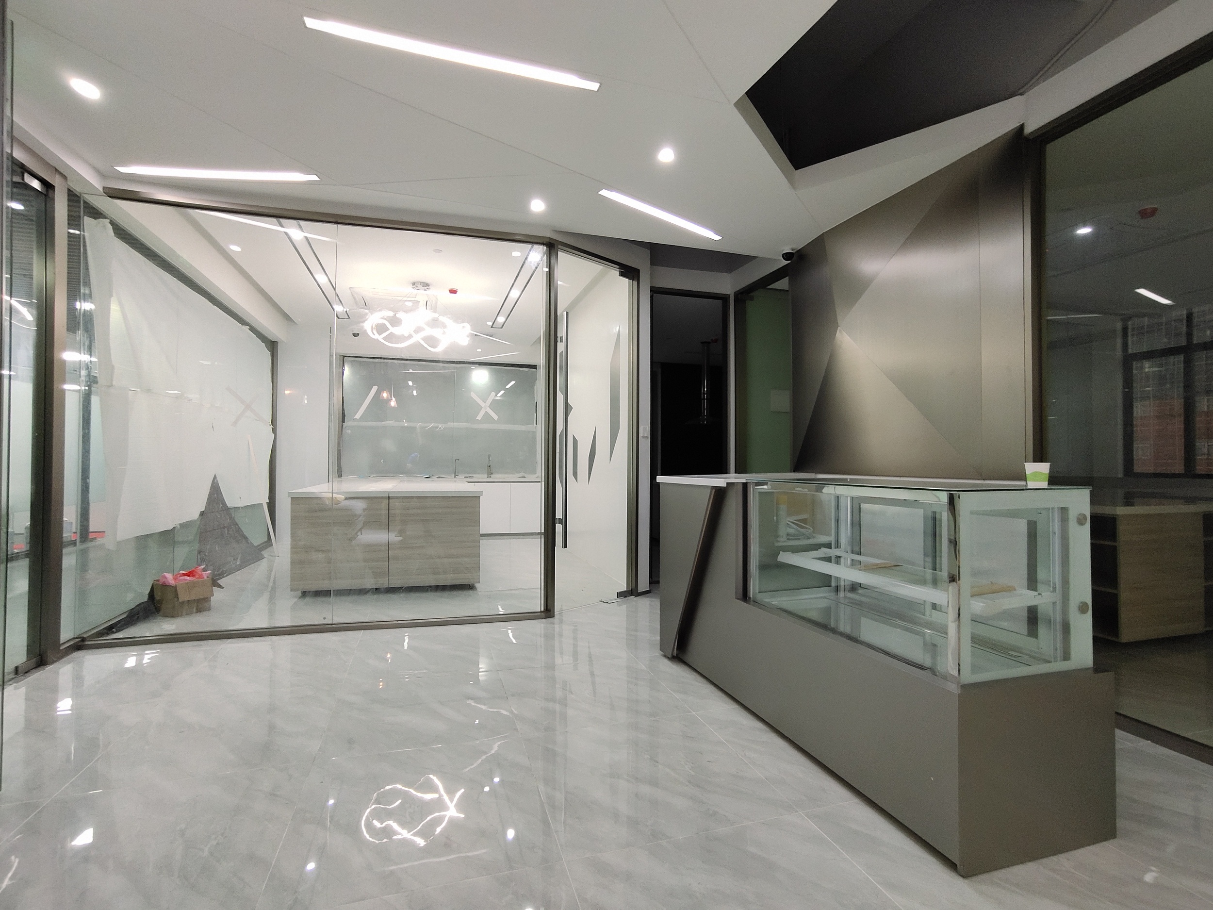 廣州番禺烘培店:不銹鋼裝飾 廣州番禺烘培店:不銹鋼裝飾