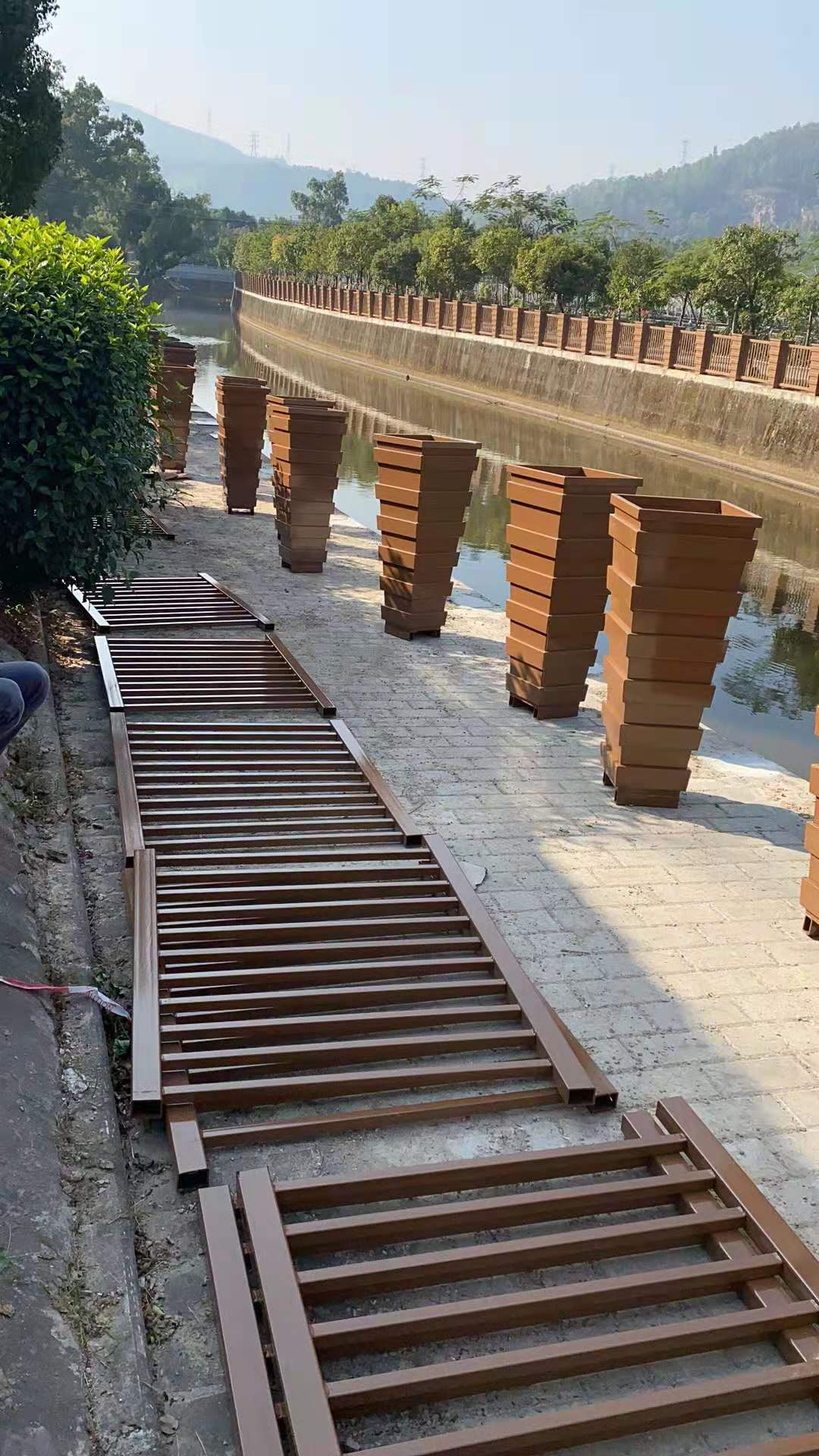 河岸花盆護欄 河岸花盆護欄