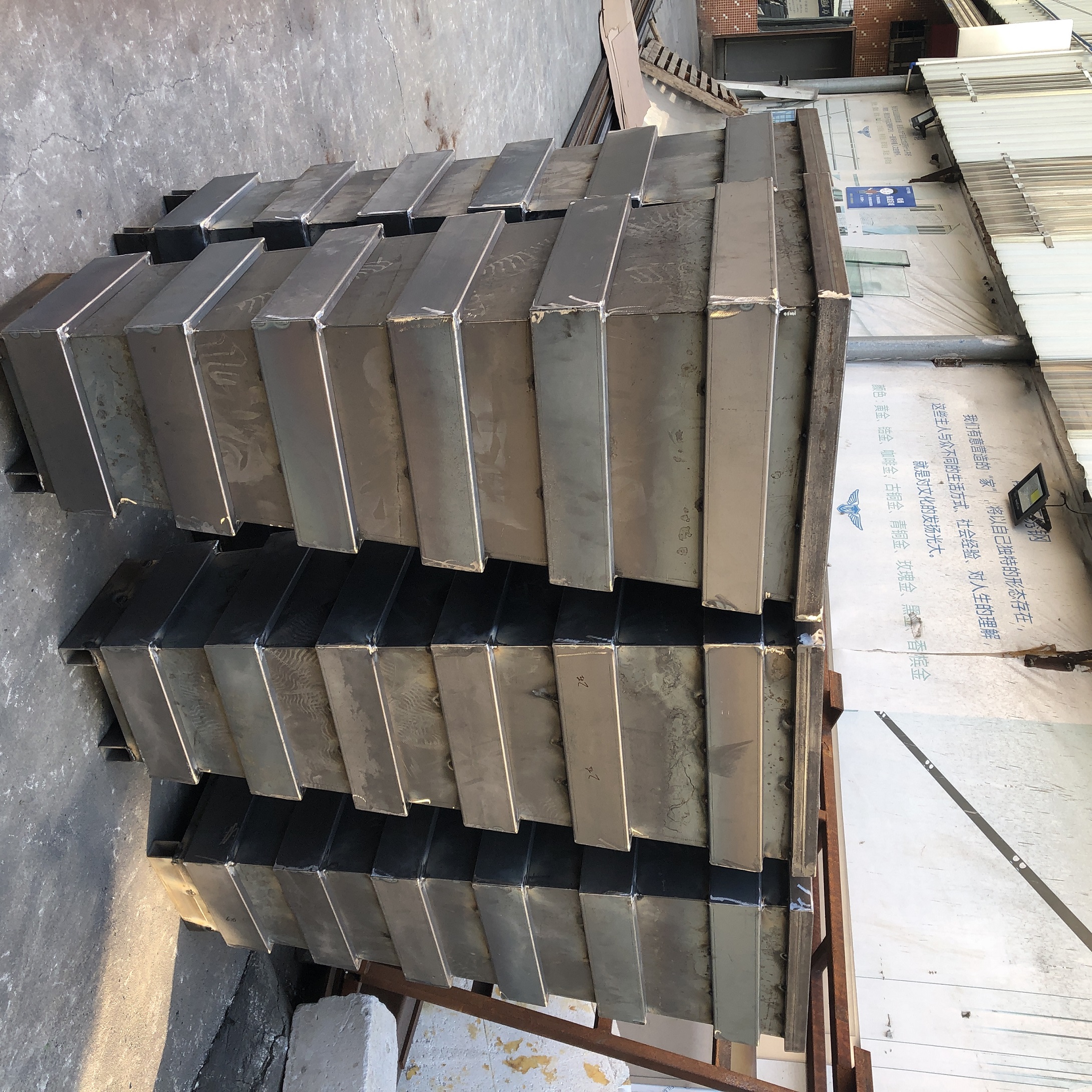 河岸花盆護欄 河岸花盆護欄